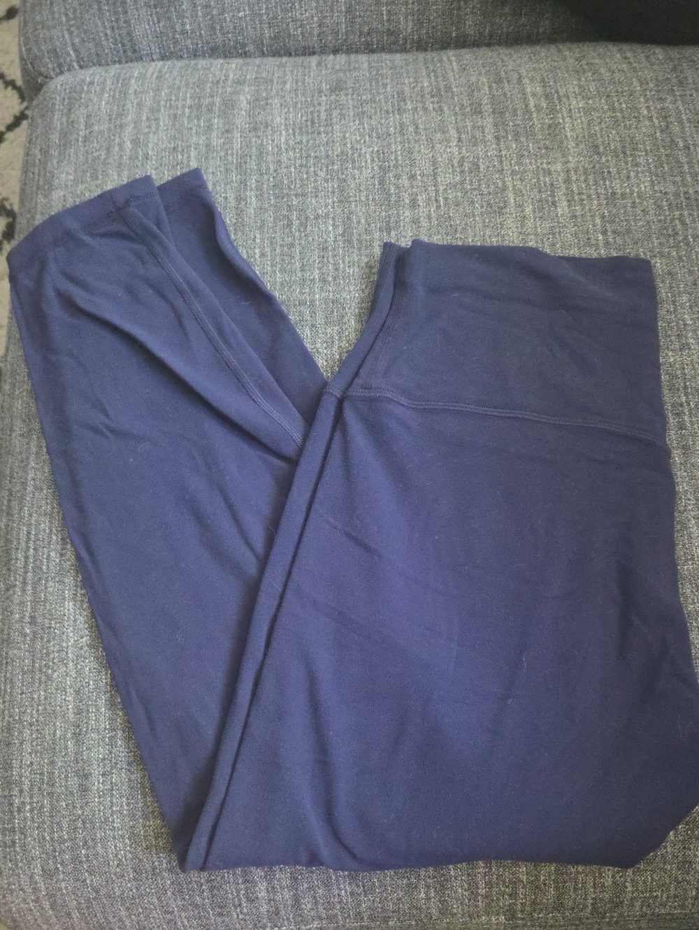 Aritzia Golden Butter Cheeky High Waist Legging 10